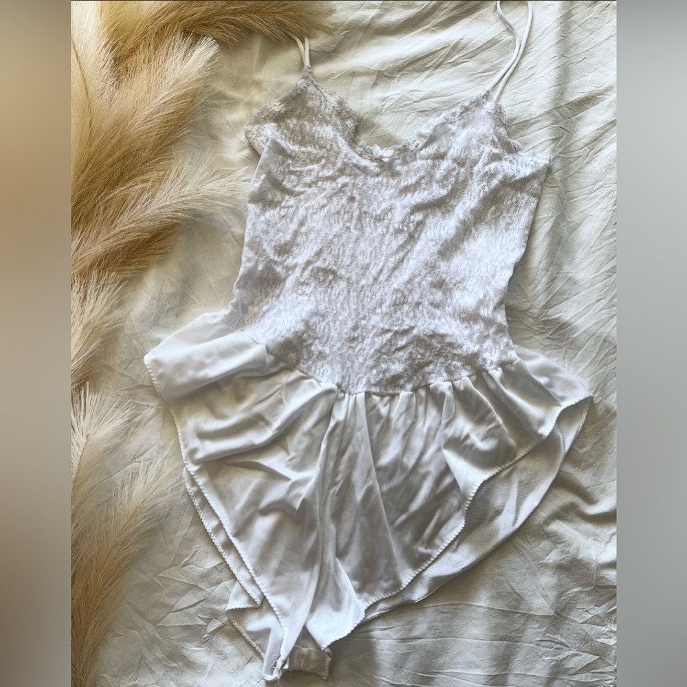 🏷️ White Teddy